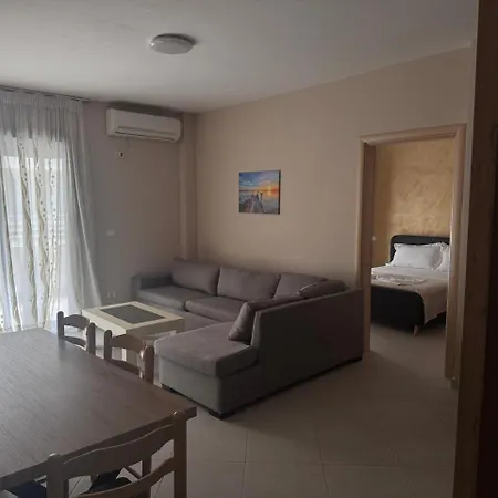 Alex * Vlorë